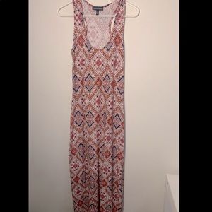 Maxi dress with necklace attachment
